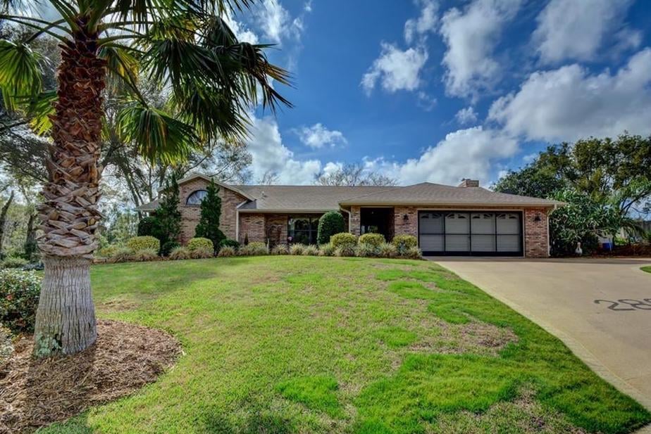 Homes for Sale in DeLand, FL near Downtown, Perfect for Entertaining